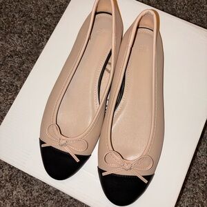 H&M Women's Cream and Black Loafers